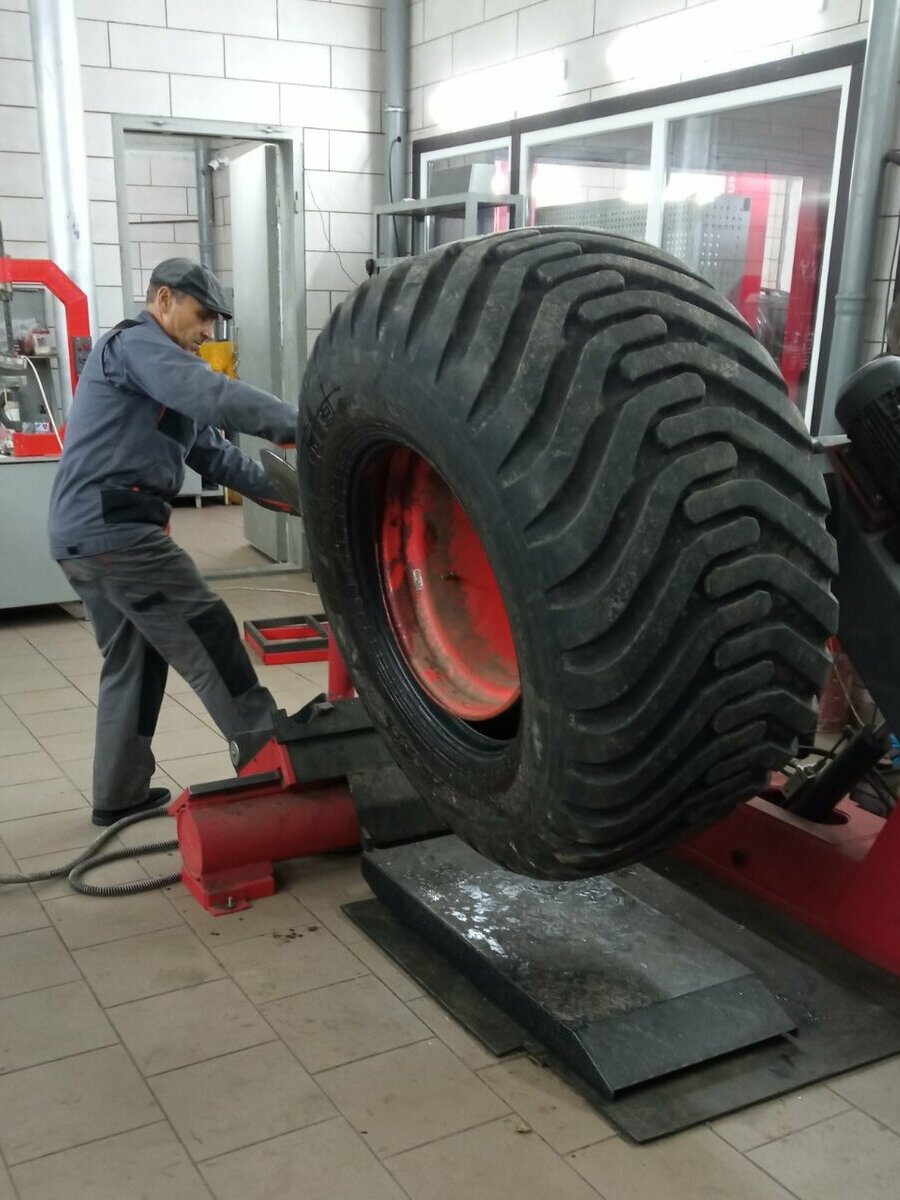 <span style="font-weight: bold;">ШИНОМОНТАЖ</span>